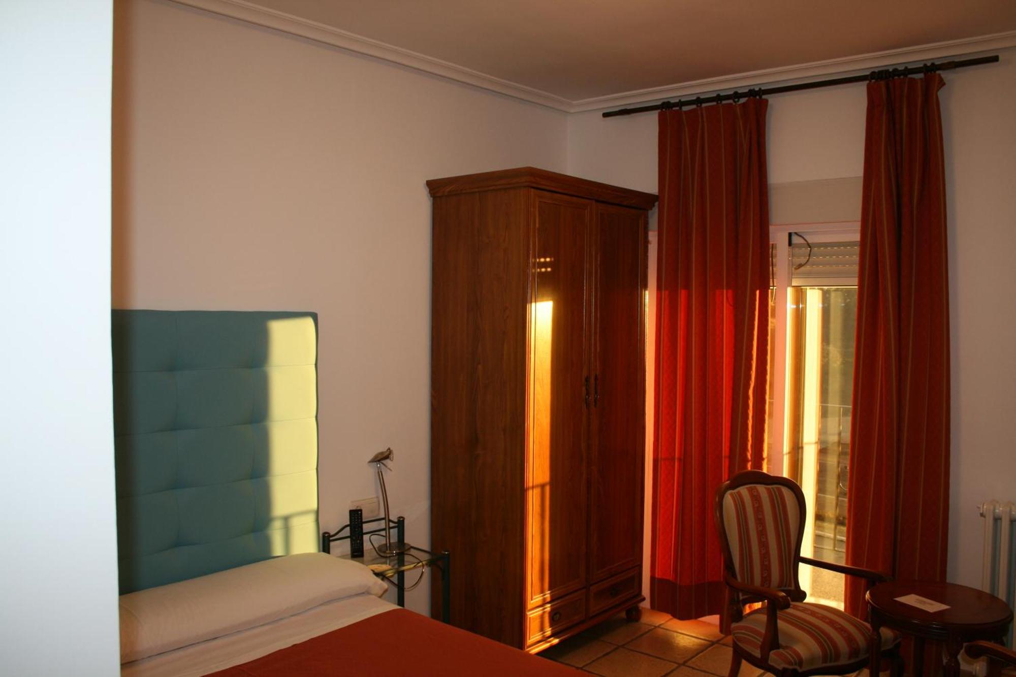 Mirador Del Ermitage Hotell La Bañeza Exteriör bild