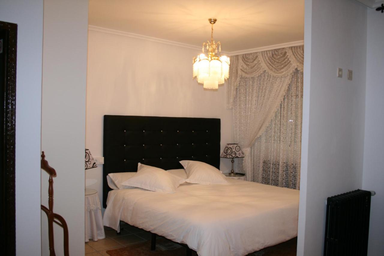 Mirador Del Ermitage Hotell La Bañeza Exteriör bild